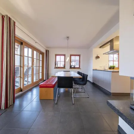 Panorama Amade Ferienhaus *